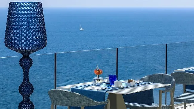 Lloyds Baia Hotel