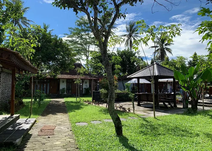 The Nalaya Hotel & Resto