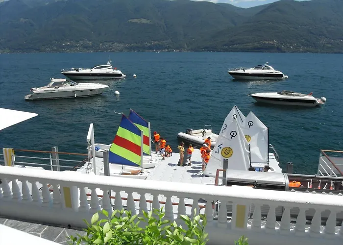 Holiday Hotel Yachtsport Resort Lago Maggiore