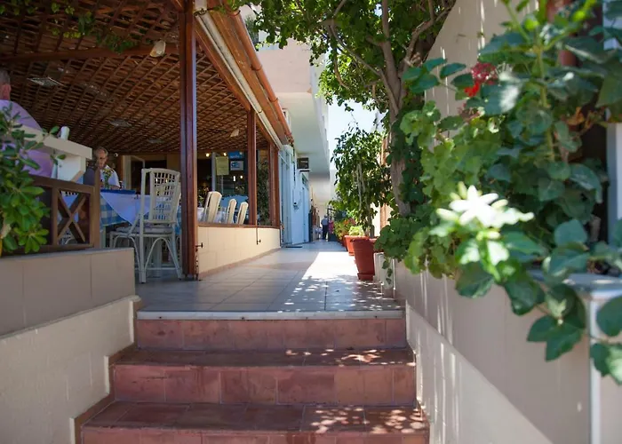 Thania Seaside Smotel - Adults Only