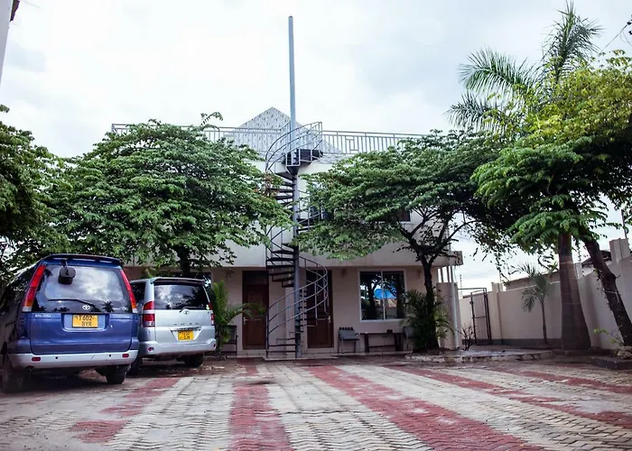 Triniti Airport Hotel