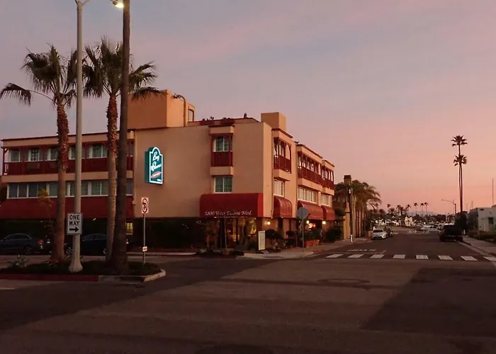 Bay Shores Peninsula Hotel