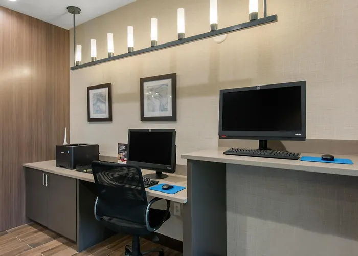 Comfort Suites Fort Lauderdale Airport & Cruise Port