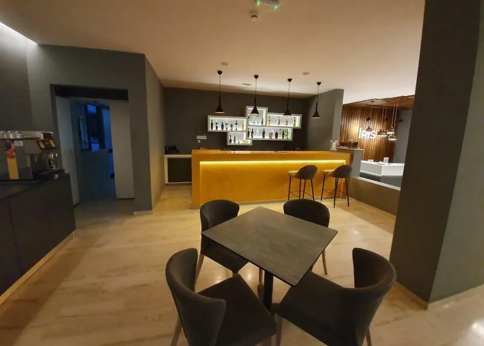 Iris Hotel