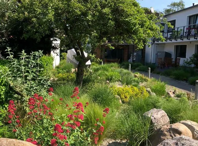 Hotel & Ferienunterkuenfte Hus Seeblick