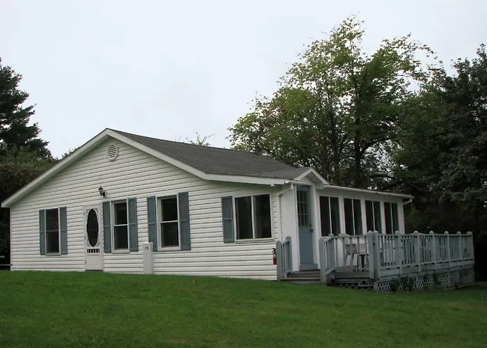 West Winds Motel & Cottages