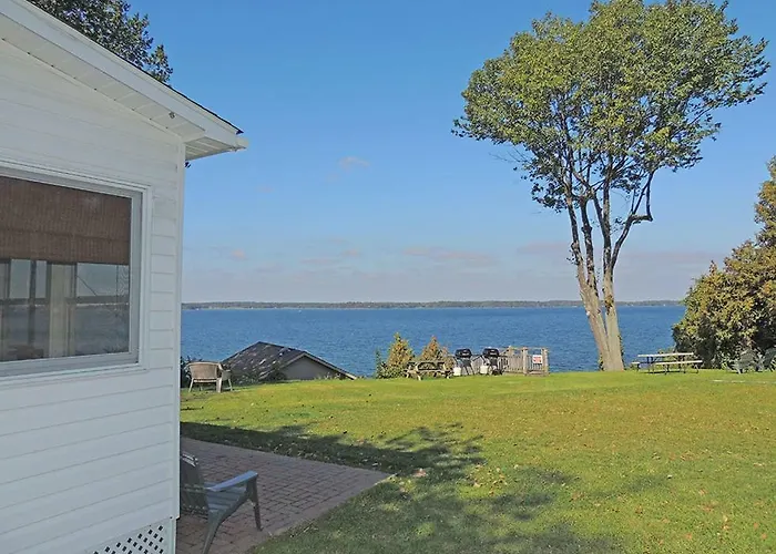 West Winds Motel & Cottages