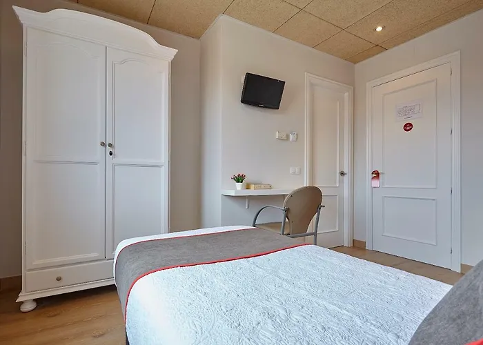 Hostal Nobadis
