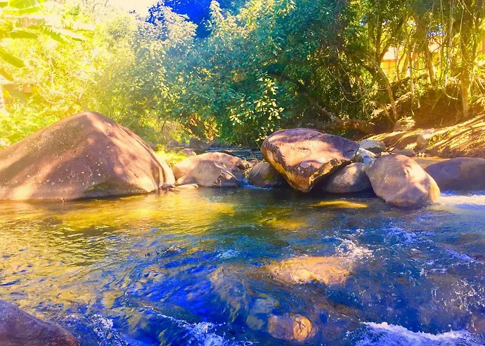 Magia da montanha vista para o rio