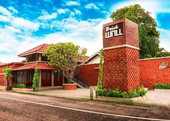 Olinia Airport Hotel