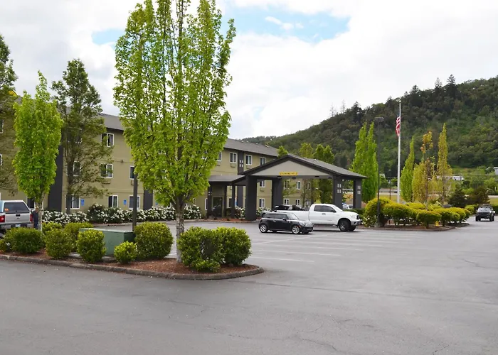 Super 8 By Wyndham Roseburg
