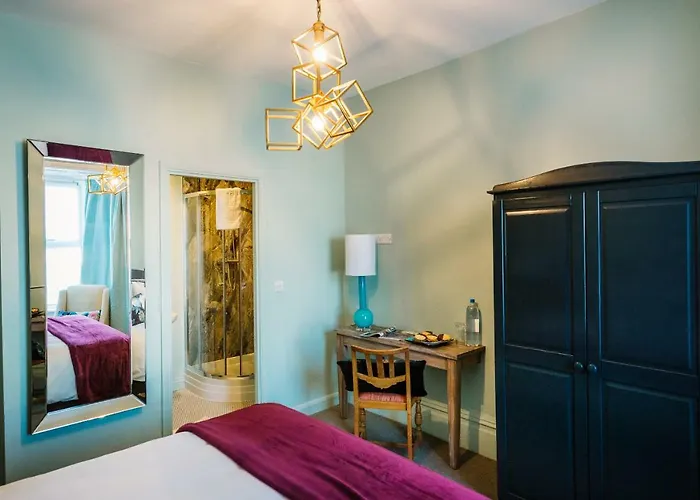 Bampton Townhouse