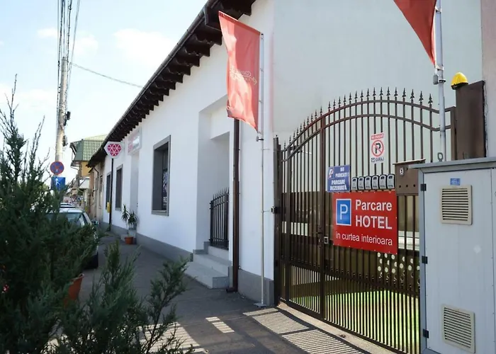 Corner Center Rental