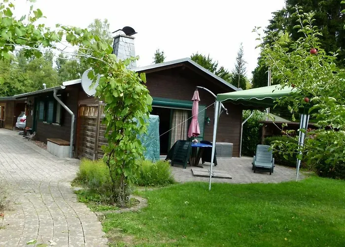 Ferienhaus zwischen Wald und See