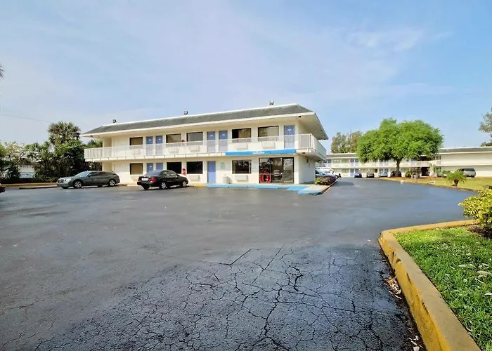 Travelodge By Wyndham Pompano Beach