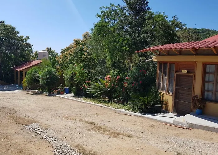El Eden Bungalows