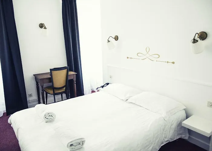 The Old Hotel Ravel Centre