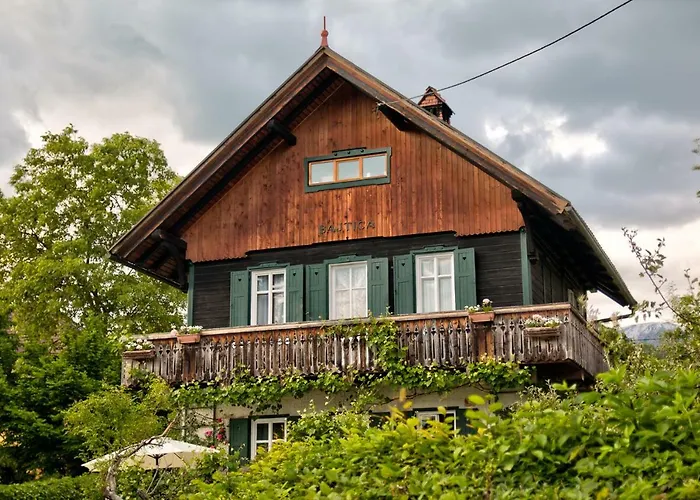 Bajtica Guesthouse