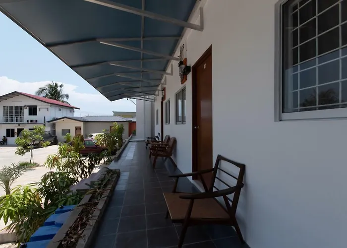 Oyo 44011 Weng Bee Guest House