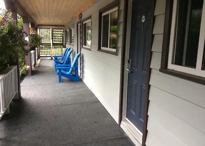 Peaks Lodge