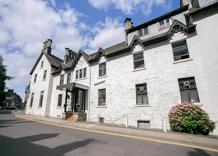 The Breadalbane Arms Room Only Hotel