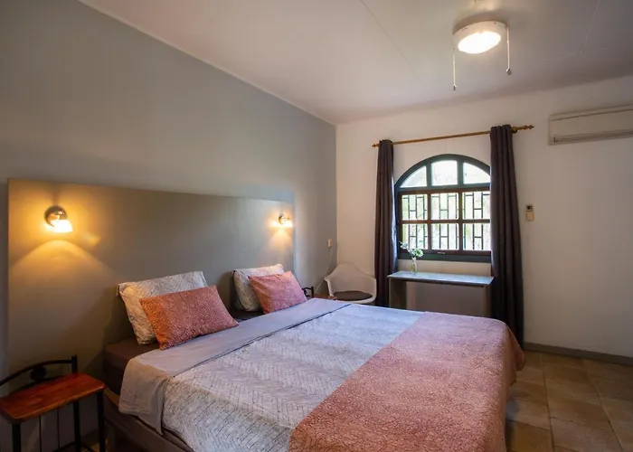 Toni Kunchi - Authentic Curacao Hospitality