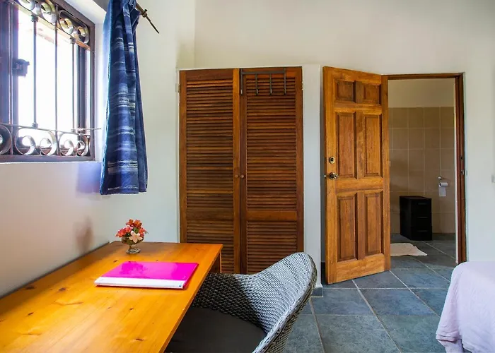 Toni Kunchi - Authentic Curacao Hospitality