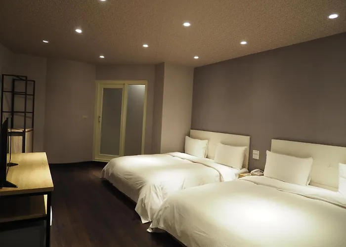 Day Chen Hotel