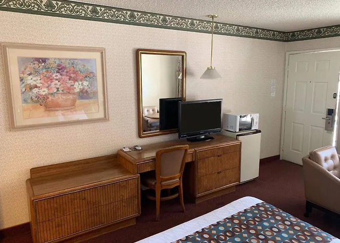 Country Hearth Inn-Winnemucca