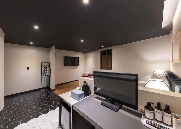 Brown Dot Hotel Seong Seo