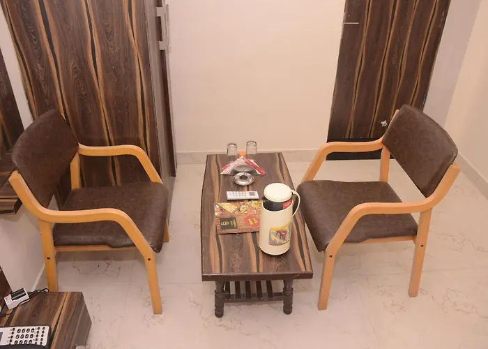 Hotel Bharat