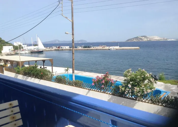 Haritos Hotel - Geothermal Hot Swimming Pool