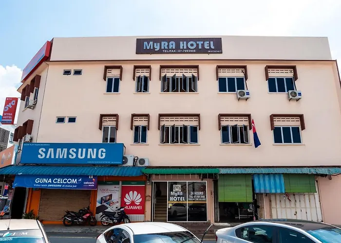 Oyo 703 Myra Hotel