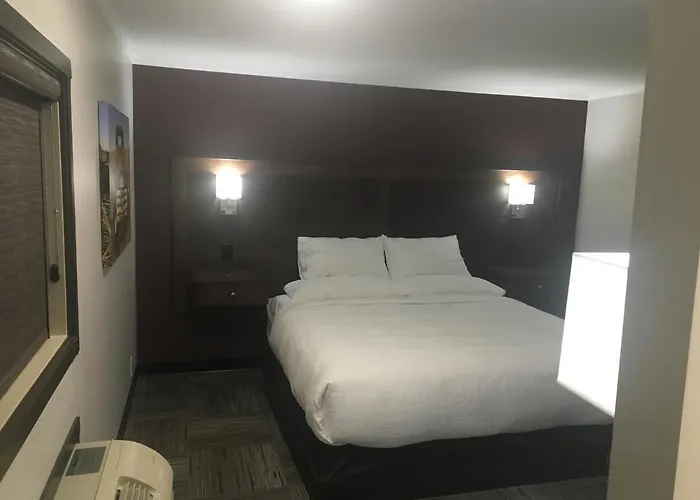 Homestead Inn & Suites