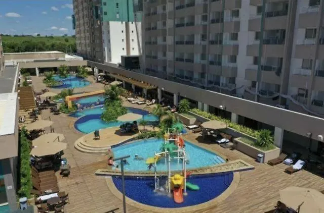 Apartamento em Resort de Oli­mpia