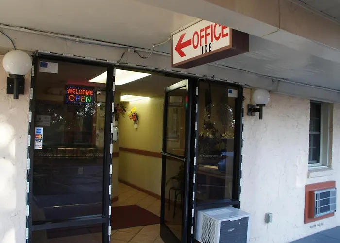 Royalinn & Suites