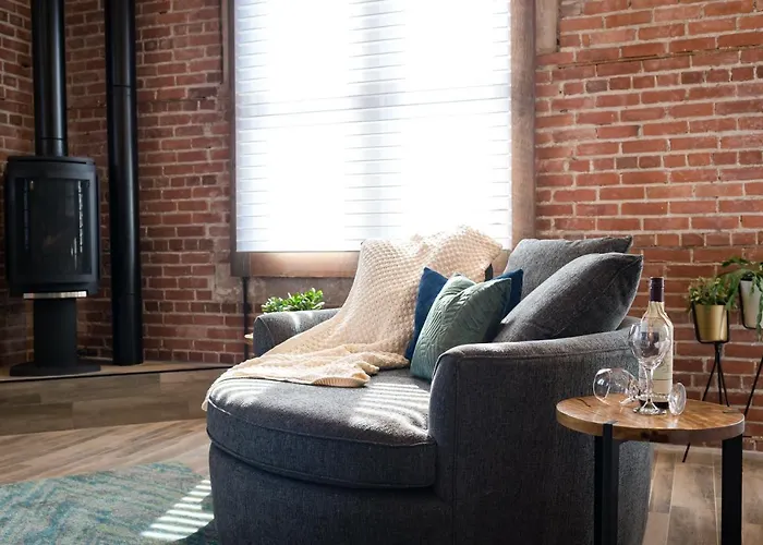 48 King West Boutique Hotel