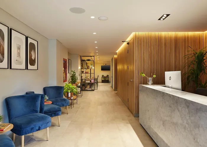 14 Urban Hotel