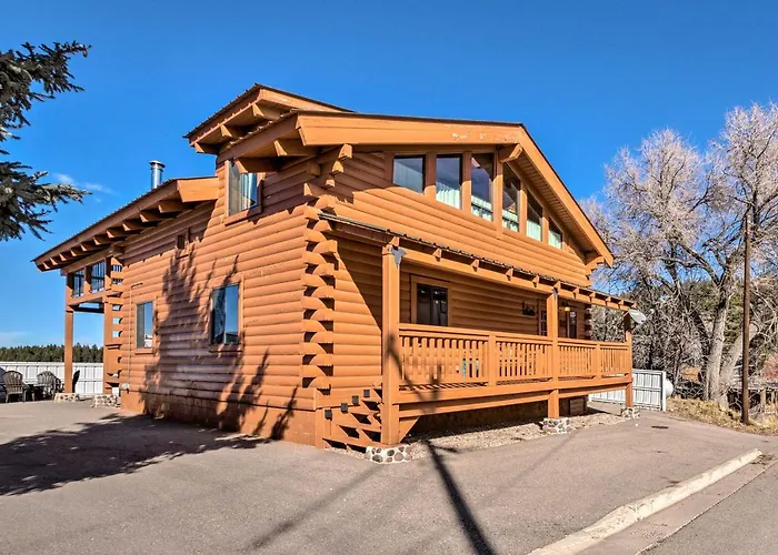 Pet-Friendly Cloudcroft Cabin: Walk To Shop, Food