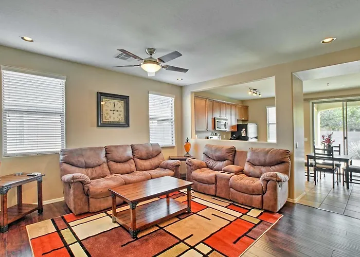 Dog-Friendly Retreat W/ Patio & Yard In Gilbert!