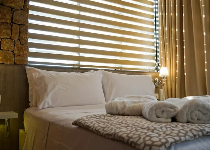 Agnes Deluxe Hotel