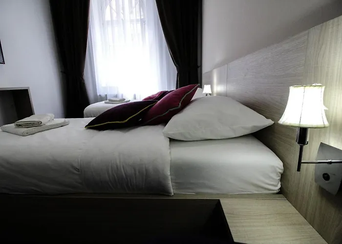 Hotel Story