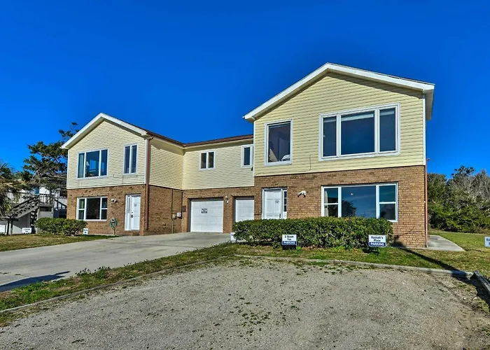 'East Of The Sun' Beachside Apartment W/ Deck!