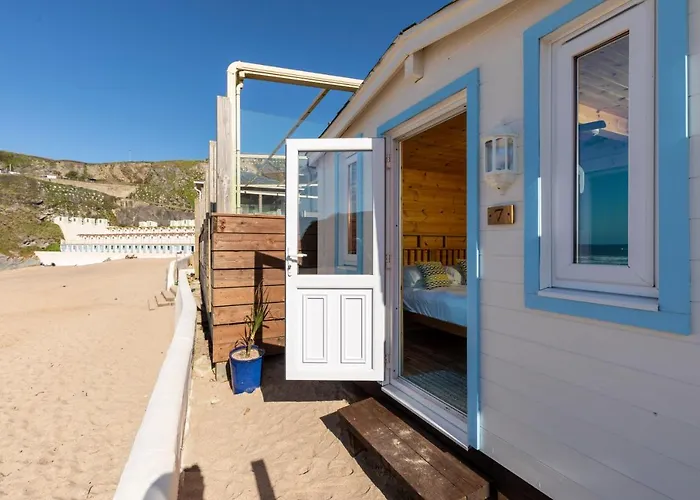 Tolcarne Beach Colonial Restaurant And Rooms