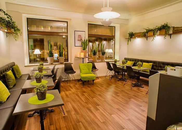 H5 Hotel