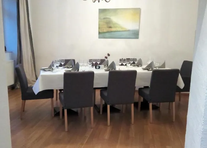 Hotel- Weingut- Moselloreley