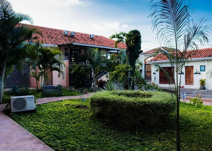 Rual'S Hotel