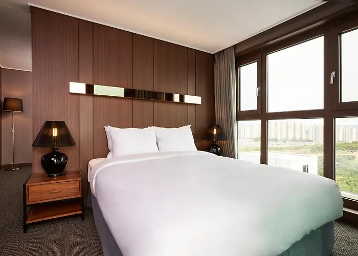 Raonstay In Perla Hotel