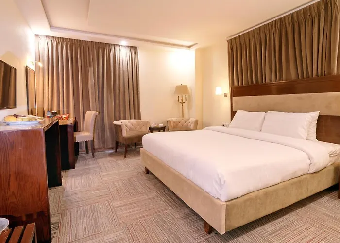 Hotel One Naran