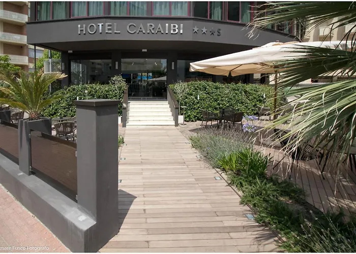 Hotel Caraibi - Breakfast Until 11-00&Dinner-Mirabilandia Partner